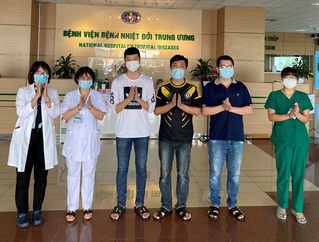 Covid-19 ở Việt Nam chiều 5/6: Còn 21 ca đang điều trị, cách ly hơn 8.000 người, bệnh nhân phi công ngưng ECMO được 2 ngày