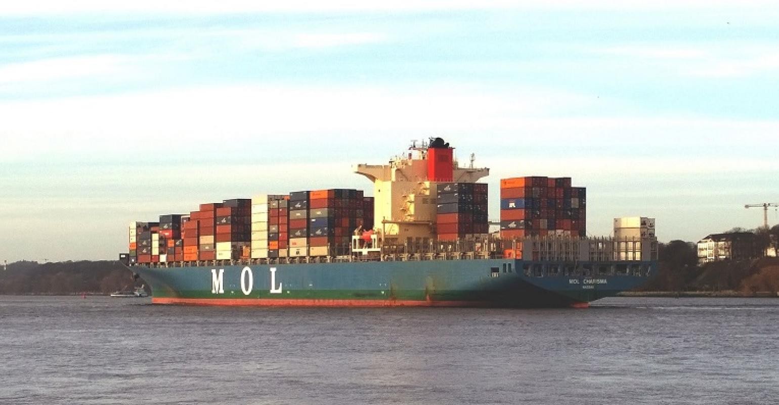 Tàu chở container MOL CHARISMA trôi giạt trên biển Đông
