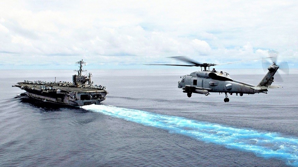 Mỹ chuyển giao các máy bay trực thăng đa chức năng MH-60R đầu tiên cho Hải quân Ấn Độ