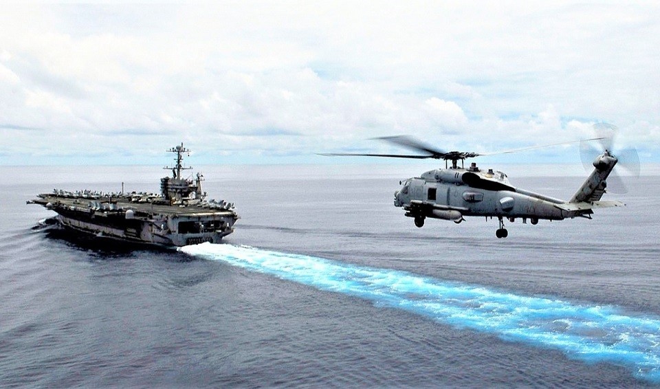 Mỹ chuyển giao các máy bay trực thăng đa chức năng MH-60R đầu tiên cho Hải quân Ấn Độ