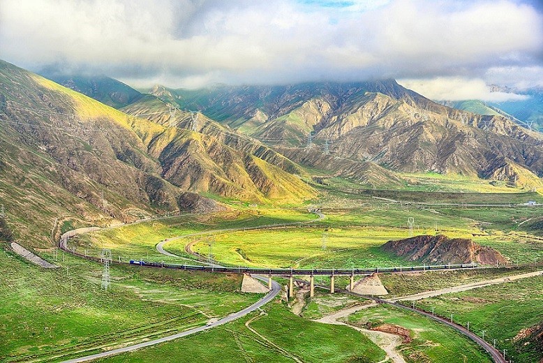 Du lịch bằng tàu hỏa xuyên Việt và các tuyến đường sắt thế giới