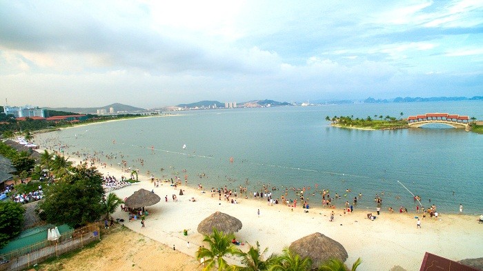 Biển Quảng Ninh: 10 bãi biển đẹp ngất ngây, nên trải nghiệm bất cứ lúc nào