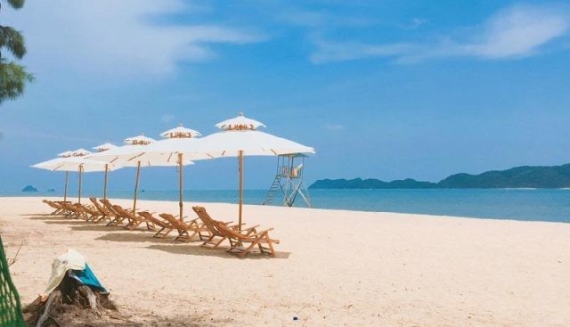 Biển Quảng Ninh: 10 bãi biển đẹp ngất ngây, nên trải nghiệm bất cứ lúc nào