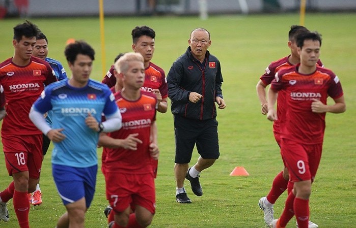 Hình ảnh các cầu thủ Việt Nam tập luyện buổi đầu tiên trước trận gặp đội tuyển Thái Lan