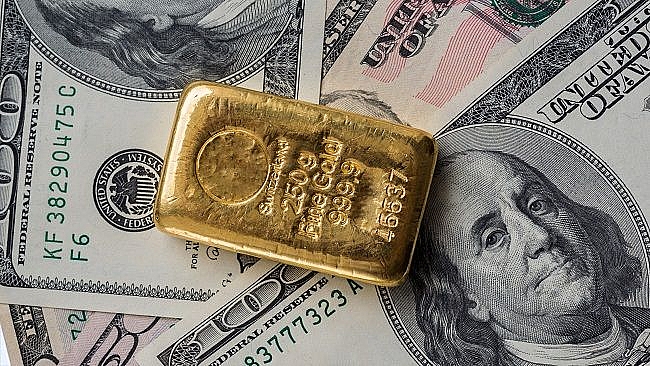 Giá vàng hôm nay 2/10: Giá vàng thế giới tăng mạnh vượt ngưỡng 1.900 USD kéo vàng SJC qua 56 triệu, giới đầu tư lại đặt cược