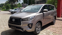 Toyota Innova 2020 lộ ảnh thực tế tại đại lý dù chưa chính thức ra mắt