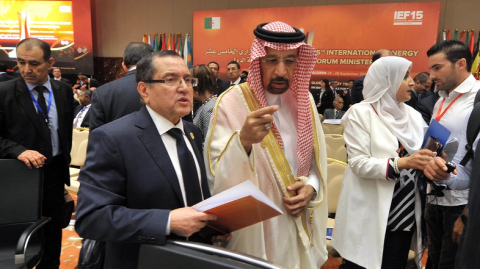opec chi con cach cat giam san luong