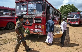 Sri Lanka: Cuộc bầu cử tổng thống vừa bắt đầu, 100 xe buýt chở cử tri Hồi giáo bị tấn công