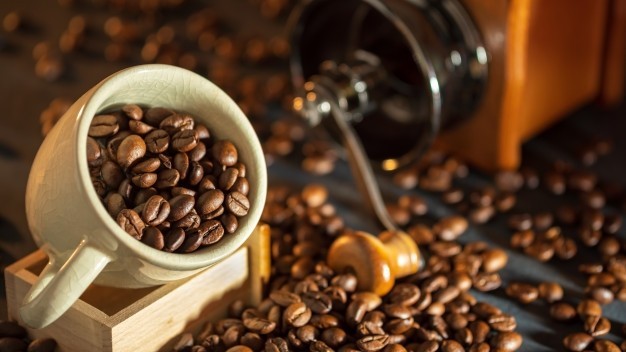 Giá cà phê hôm nay 6/6/2024: Giá cà phê robusta vượt qua 'vùng giá lịch sử', arabica đảo chiều, món hàng hấp dẫn giới đầu tư?