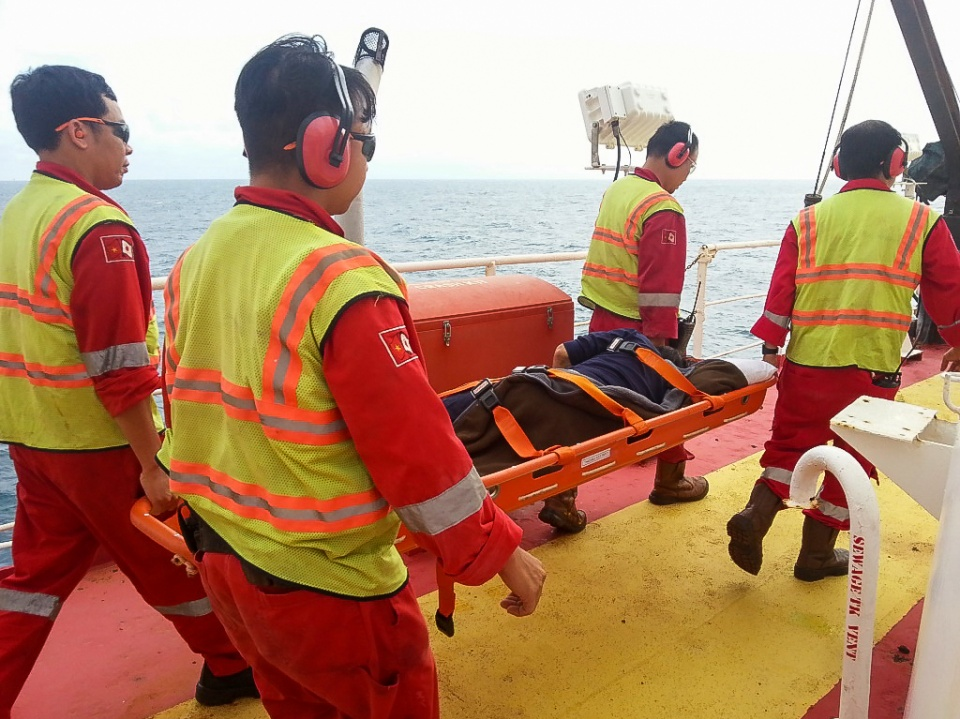 Một ngư dân bị nạn được PVEP POC cứu sống