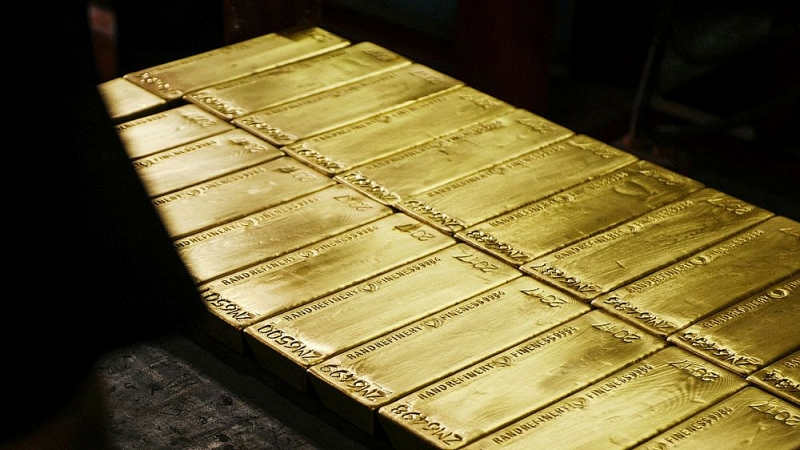 Giá vàng hôm nay 9/12: Vàng SJC đi ngược, thế giới bật tăng khó tin, thẳng tiến đỉnh 2.000 USD. (nguồn: Bloomberg)