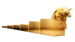 Giá vàng hôm nay 24/1, Giá vàng thẳng tiến ngưỡng 1.900 USD, vàng trong nước có lý do vượt đỉnh 62 triệu VND?