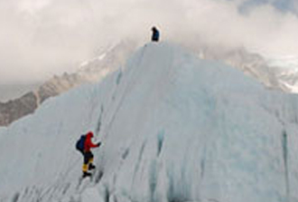 Lá cờ Việt Nam trên đỉnh Everest