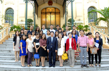 Phó Thủ tướng Phạm Bình Minh gặp mặt báo chí