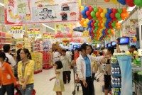 Hà Nội: Nhiều mặt hàng giảm giá sâu trong Tháng khuyến mại
