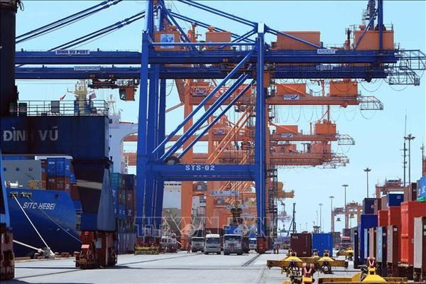 Viet Nam enjoys 2.53 billion USD of trade surplus in four months