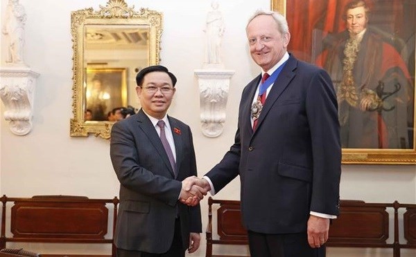 NA Chairman attends Vietnam-UK high-level forum on economy, trade