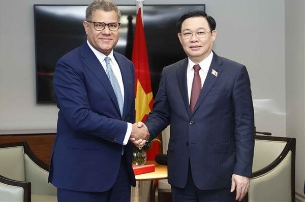 COP26 President hails Vietnam’s determination in transition to green, renewable energy