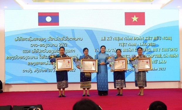 Collectives, individuals of Lao Women’s Union are honoured with Vietnam’s orders, medals