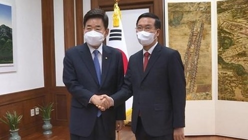 Vietnamese Party delegation busy with meetings in RoK