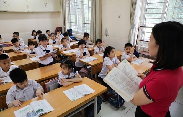 Hanoi to further boost investment in education, training