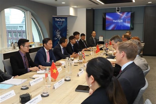 Party officials visit UK for improved strategic partnership