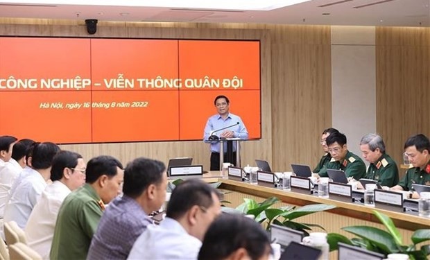 PM urged Viettel to make greater contributions to national development