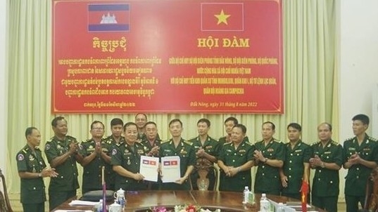Vietnamese, Cambodian provinces strengthen ties to safeguard border security