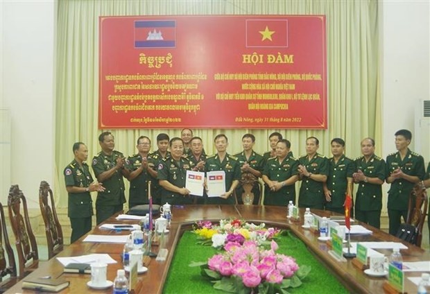 Vietnamese, Cambodian provinces strengthen ties to safeguard border security