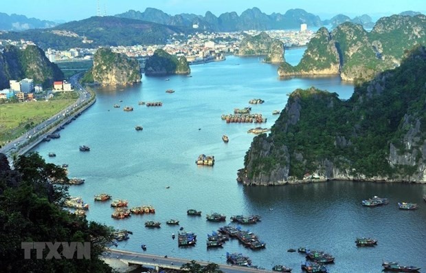 Quang Ninh further implements zero- plastic-waste Ha Long Bay programme