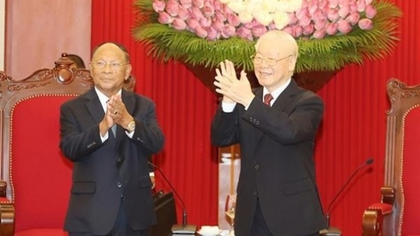 General Secretary receives Cambodian National Assembly President