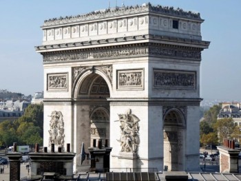 Pháp: Paris mất 1,5 triệu khách du lịch sau các vụ khủng bố