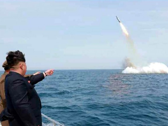 Triều Tiên liên tiếp phóng hai tên lửa đạn đạo