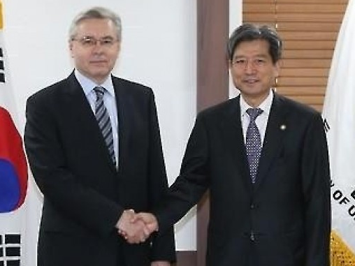 Nga - Hàn thảo luận về dự án vận chuyển than qua Triều Tiên