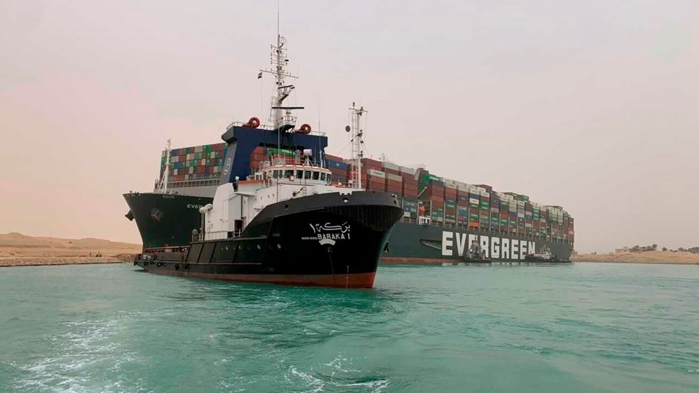 Đình chỉ giao thông ở kênh đào Suez để tập trung giải cứu tàu Ever Given