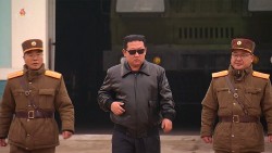 Nhà lãnh đạo Triều Tiên 'siêu ngầu' trong video như phim bom tấn về vụ phóng tên lửa Hwasong-17 mới