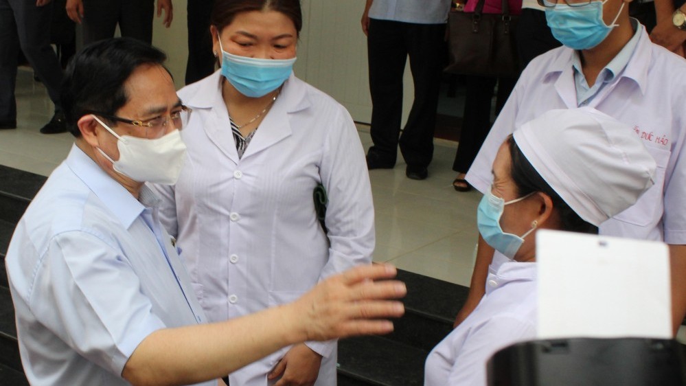 Thủ tướng Phạm Minh Chính: Vaccine nào cũng có phản ứng phụ, đừng quá hoang mang, lo sợ!