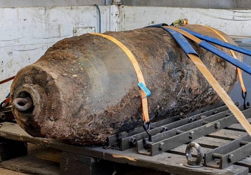 Quả bom 500kg từ thời Chiến tranh Thế giới thứ Hai được tìm thấy trong quá trình thi công một công trình xây dựng. (Nguồn: AFP)