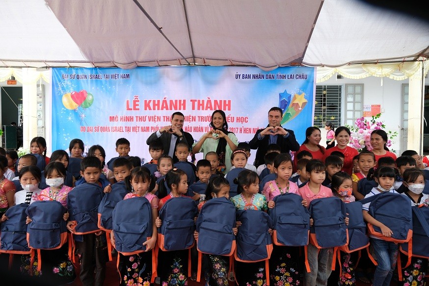 Đây là một phần trong chương trình cộng đồng nhằm xây dựng hai thư viện và nâng cao văn hóa đọc ở Lai Châu, với một điểm thư viện còn lại tại huyện Phong Thổ.