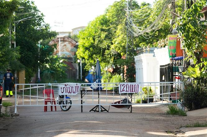 Một khu vực bị phong tỏa ở thủ đô Vientiane của Lào sau khi phát hiện các trường hợp Covid-19. (Nguồn: THX)