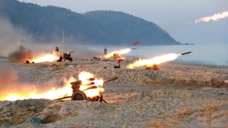 Triều Tiên bắn đạn pháo vào tháng 12/2016. (Nguồn: KCNA)