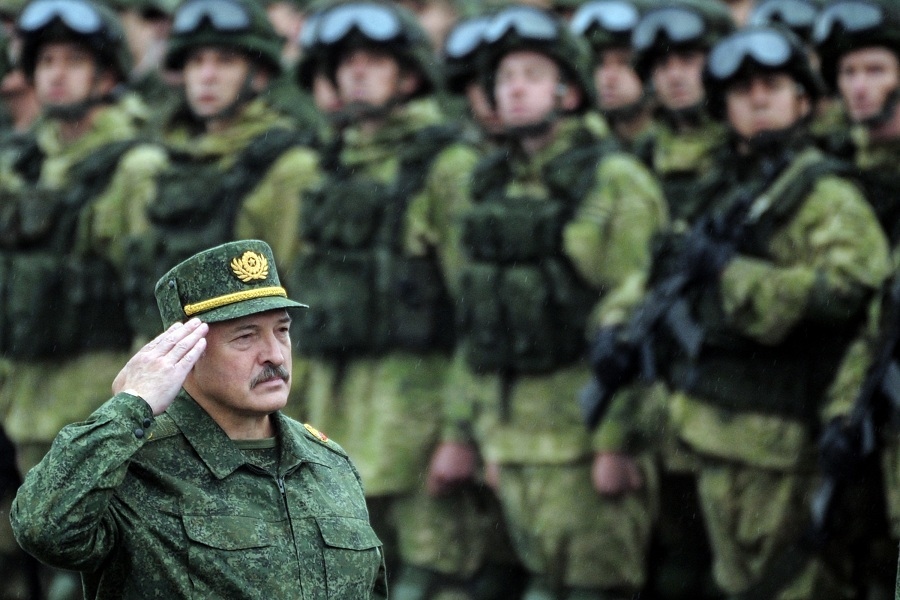 Nga-Belarus đang tích cực chuẩn bị cho cuộc tập trận Zapad-2021. Trong ảnh là Tổng thống Alexander Lukashenko trong quân phục. (Nguồn: Getty)