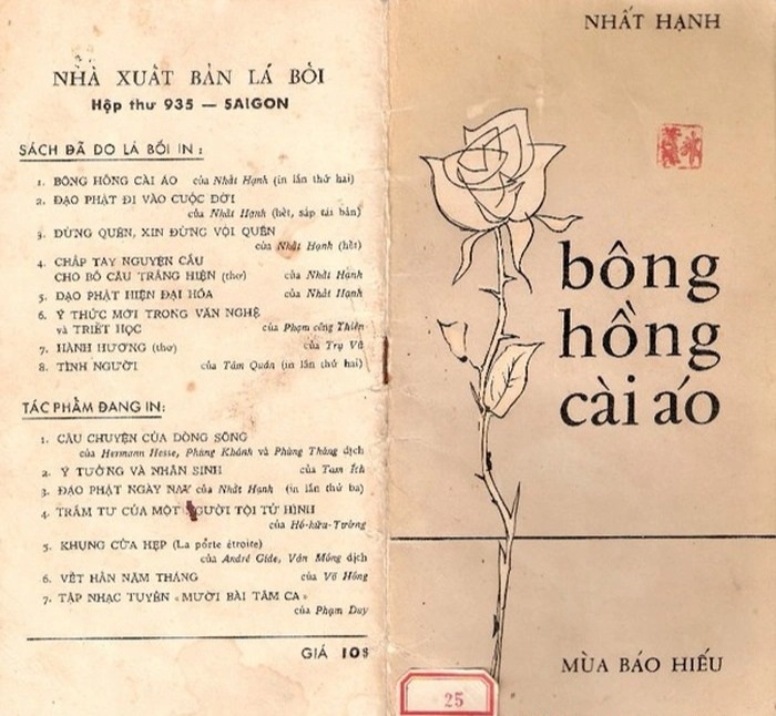 Nghi lễ 'Bông hồng cài áo' trong lễ Vu Lan có ý nghĩa gì?