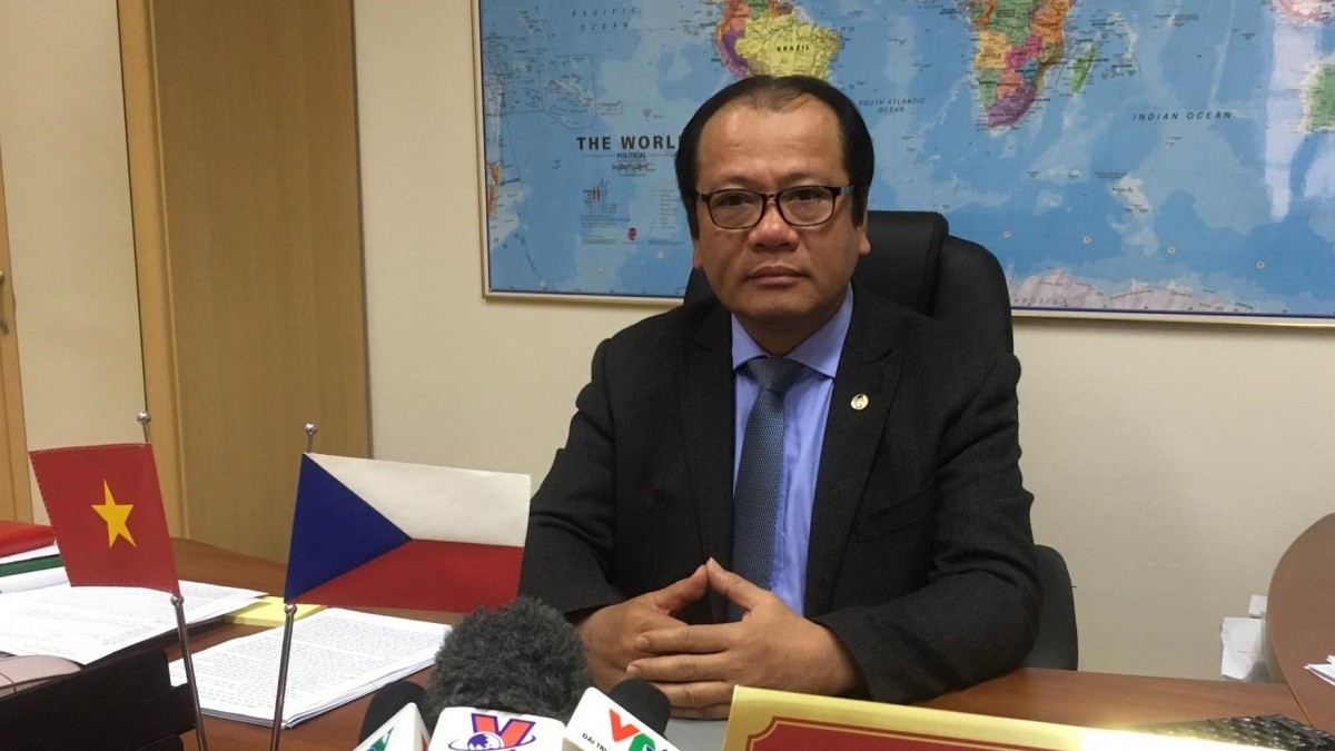 Đại sứ quán Việt Nam tại CH Czech tích cực 'gỡ rối' liên quan đến hộ chiếu mới
