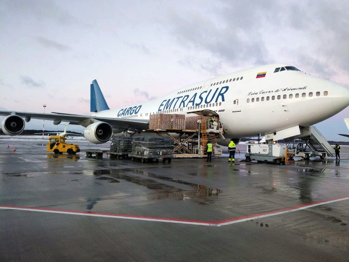 Một chiếc máy bay của công ty Emtrasur, một chi nhánh của hãng hàng không nhà nước Venezuela Conviasa, hiện đang bị câu lưu từ hồi đầu tháng 6 tại Argentina. (Nguồn: Twitter)
