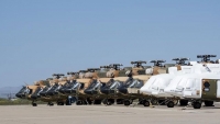 Mỹ sẵn sàng 'bơm' thêm vũ khí cho Ukraine, tặng trực thăng cho Czech