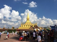 Thăm đền chùa ở Lào, làm sao cho phải phép?