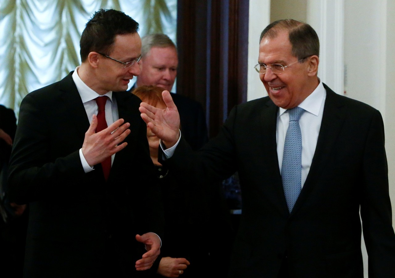 Ngoại trưởng Nga Sergei Lavrov và người đồng cấp Hungary Peter Szijjarto trong cuộc họp của họ ở Moscow, Nga ngày 23/1/2017. (Nguồn: Reuters)