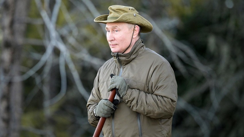 Trong rừng Taiga, Tổng thống Nga Vladimir Putin đã leo núi, đi thuyền, câu cá, cắm trại để thư giãn tinh thần.