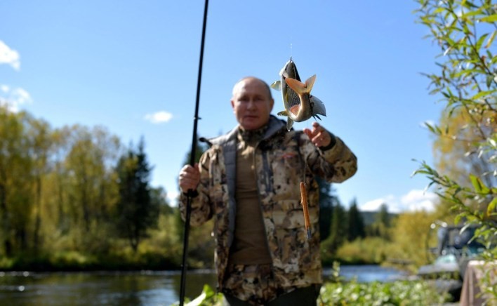 Tổng thống Nga Putin tận hưởng cuộc sống thiên nhiên hoang dã sau khi tự cách ly